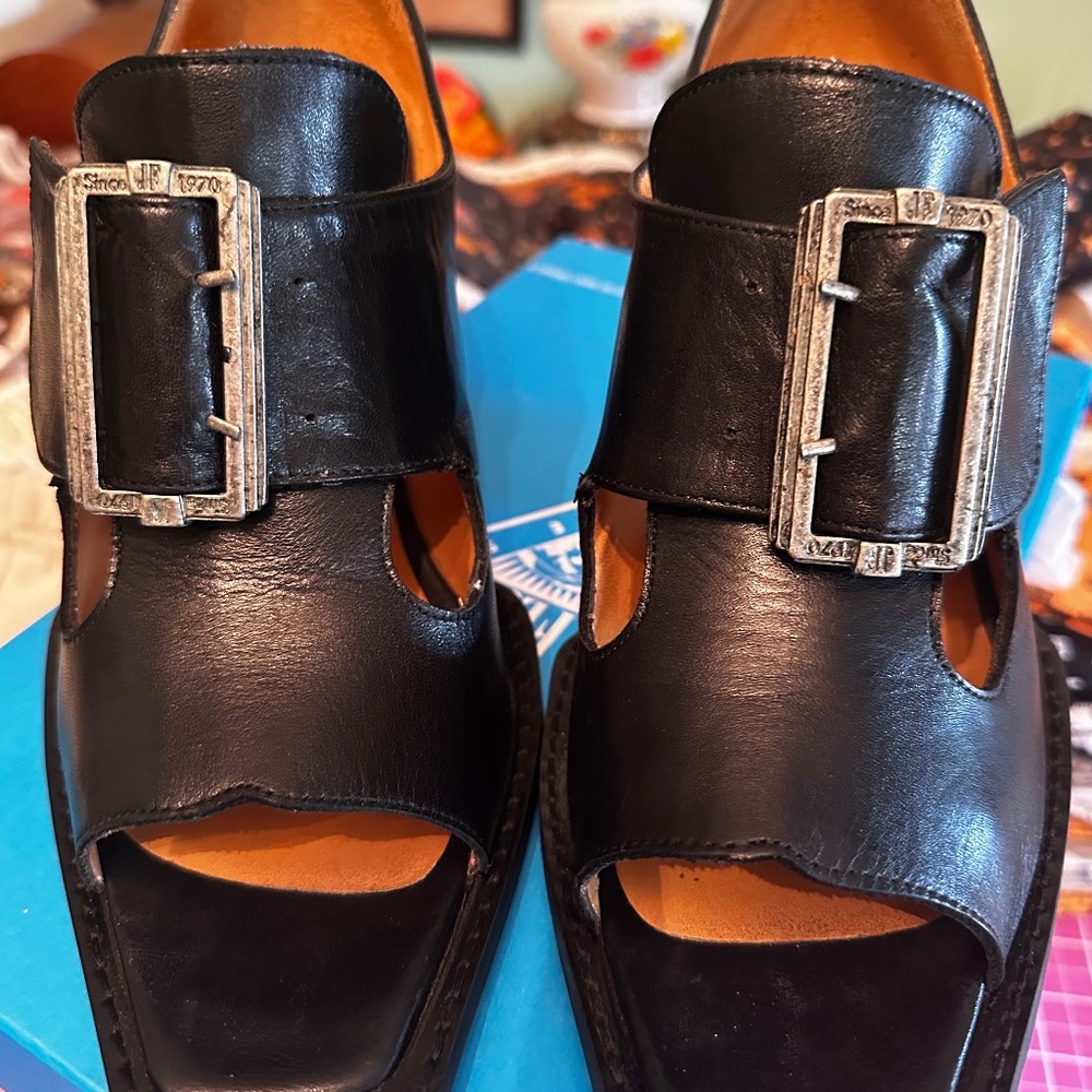 Fluevog Grand City NYC Open Toe Buckle Shoe Size 11 Black